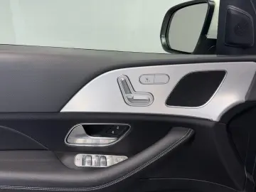 MERCEDES-BENZ GLE 300 d 4M