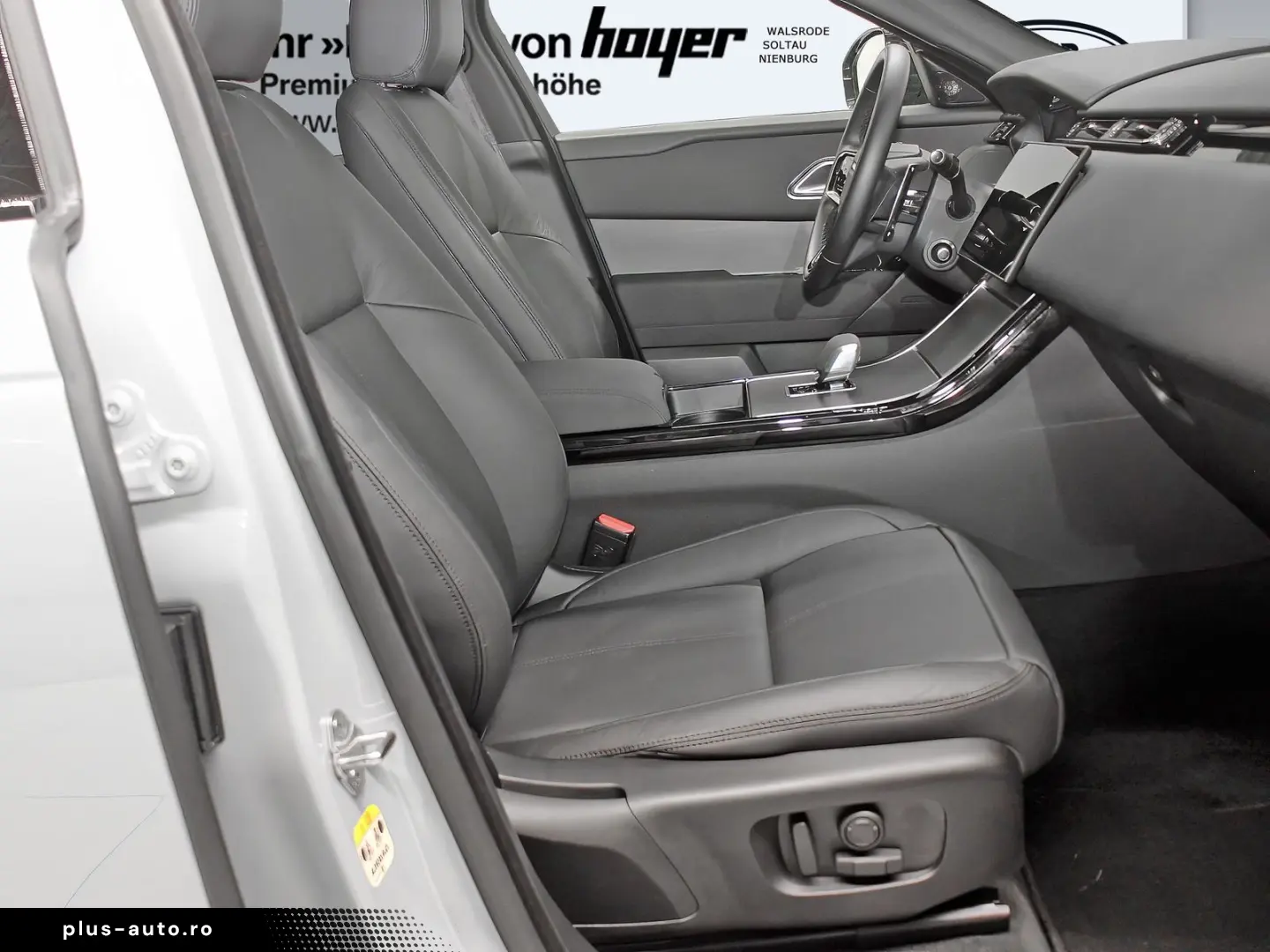 LAND ROVER Range Rover Velar D300 Dynamic SE AHK pano Black