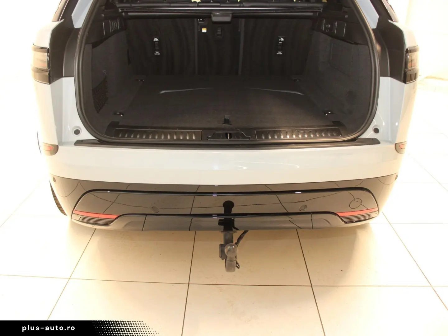 LAND ROVER Range Rover Velar D300 Dynamic SE AHK pano Black