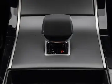 LAND ROVER Range Rover Velar P400e Dynamic SE