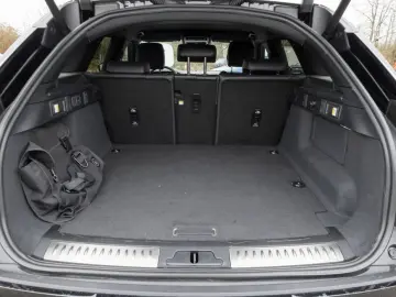 LAND ROVER Range Rover Velar P400e Dynamic SE