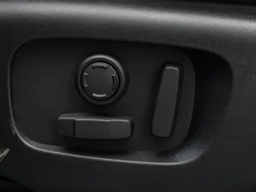 LAND ROVER Range Rover Velar P400e Dynamic SE