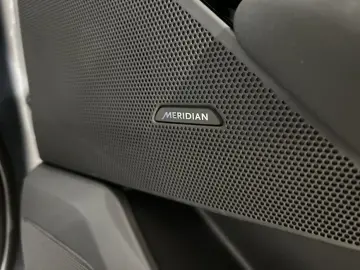 LAND ROVER Range Rover Velar D200 Dynamic SE