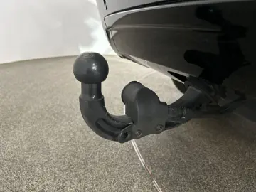 LAND ROVER Range Rover Velar D200 Dynamic SE