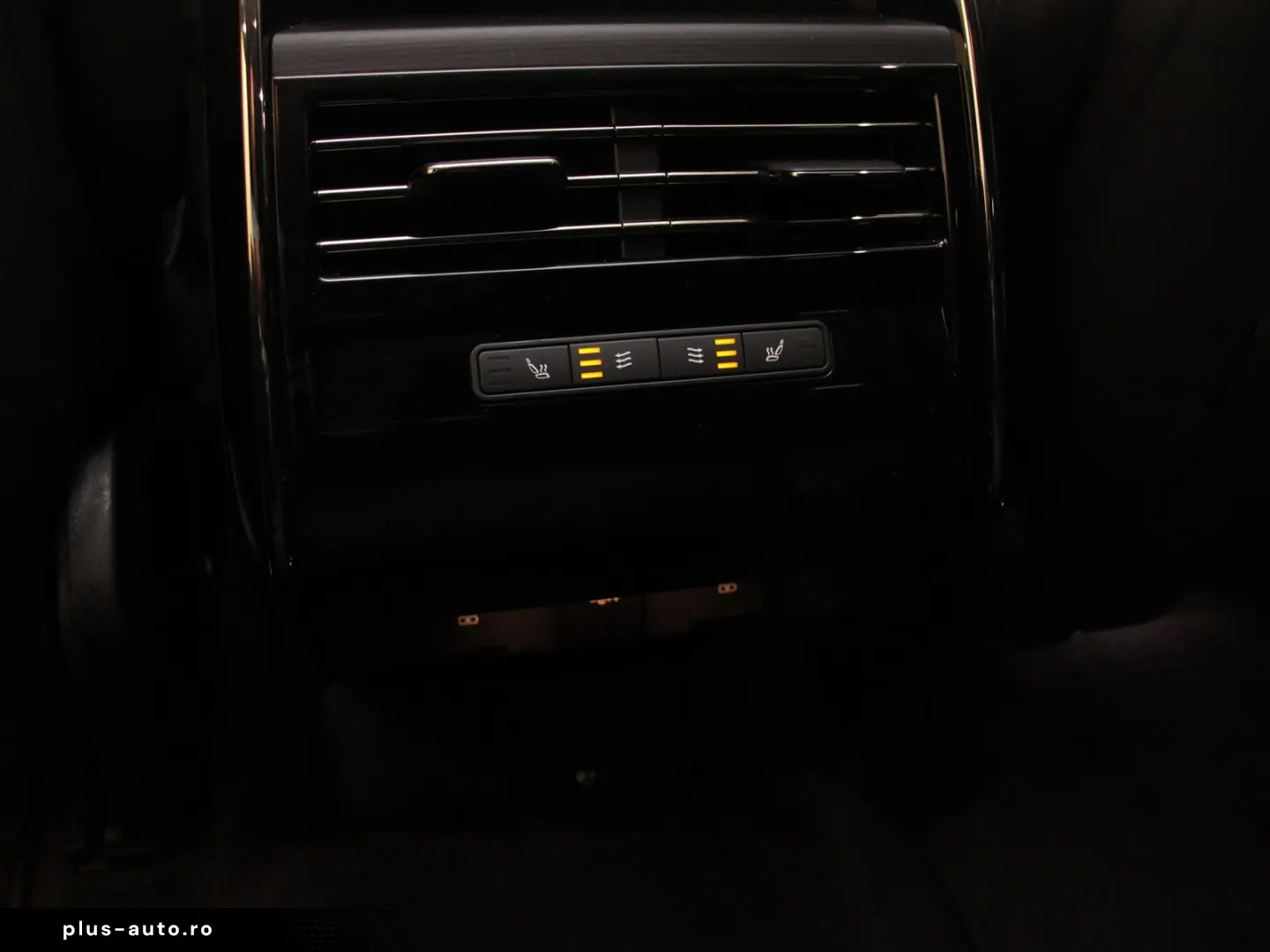 LAND ROVER Range Rover Sport D300 Dynamic SE AHK Pano DAB