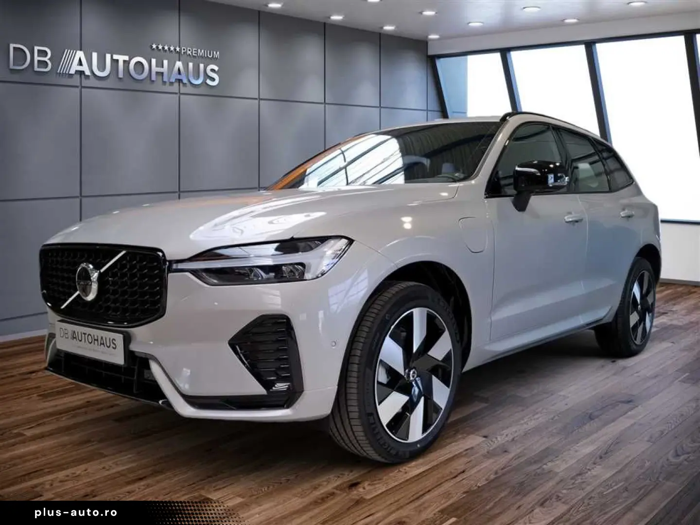 VOLVO XC60 Recharge Plus Dark AWD Assistenzpaket