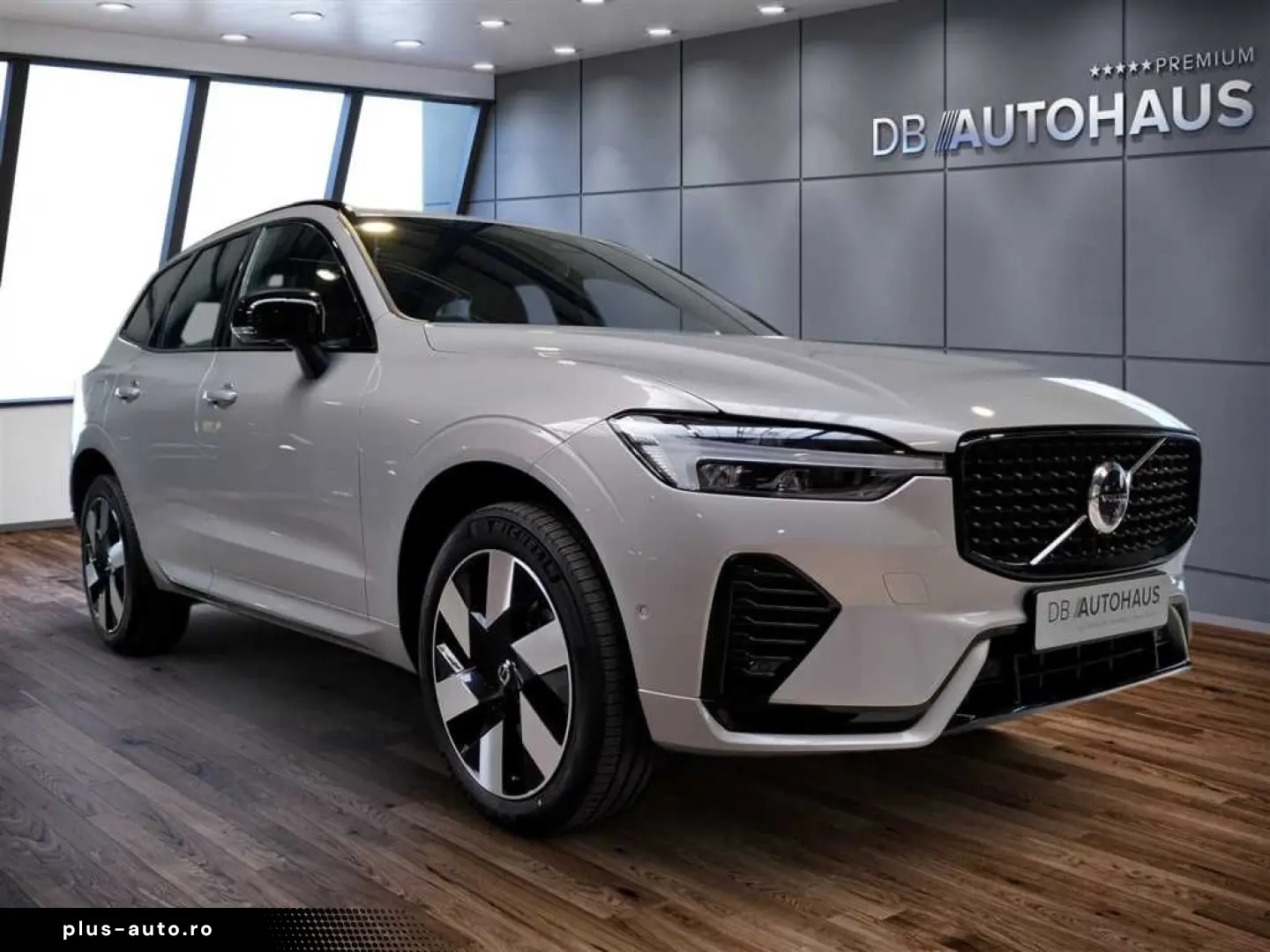 VOLVO XC60 Recharge Plus Dark AWD Assistenzpaket