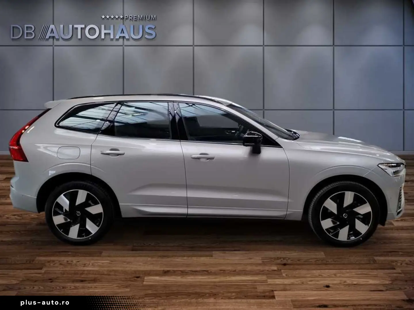 VOLVO XC60 Recharge Plus Dark AWD Assistenzpaket