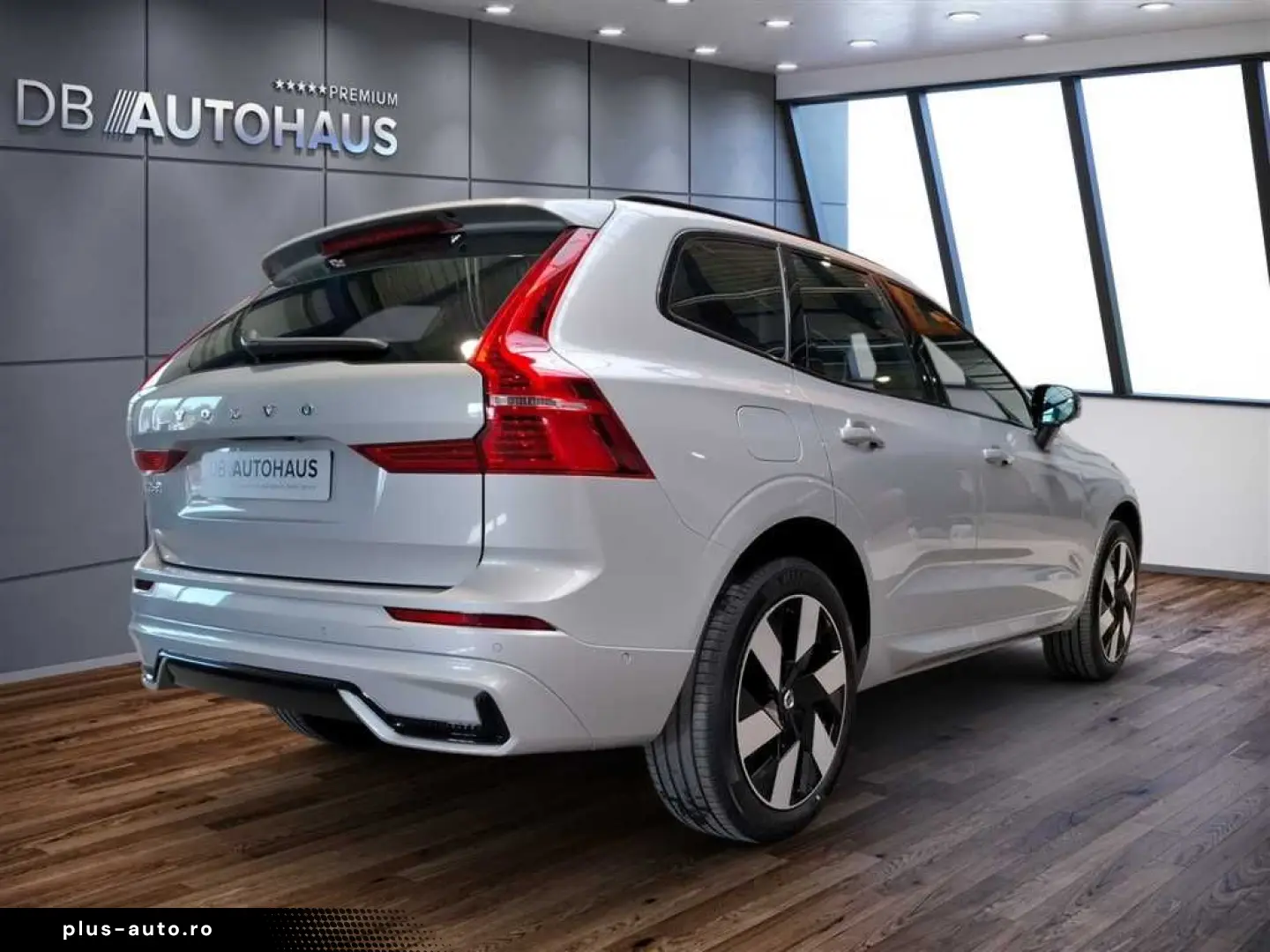 VOLVO XC60 Recharge Plus Dark AWD Assistenzpaket