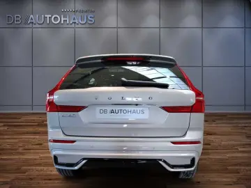 VOLVO XC60 Recharge Plus Dark AWD Assistenzpaket