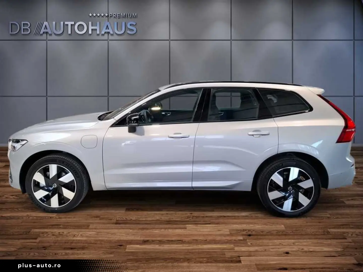 VOLVO XC60 Recharge Plus Dark AWD Assistenzpaket