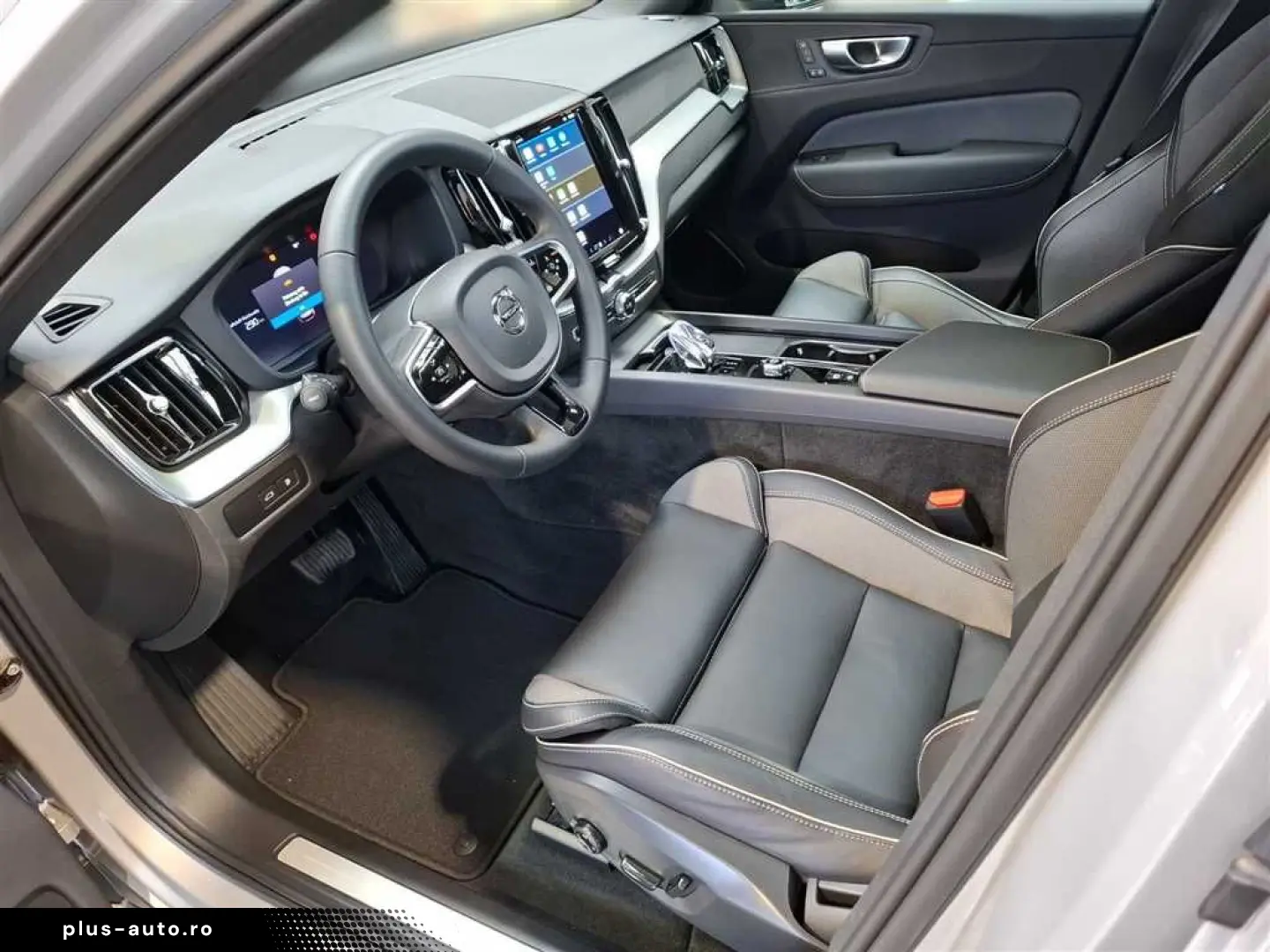 VOLVO XC60 Recharge Plus Dark AWD Assistenzpaket