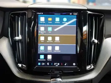 VOLVO XC60 Recharge Plus Dark AWD Assistenzpaket