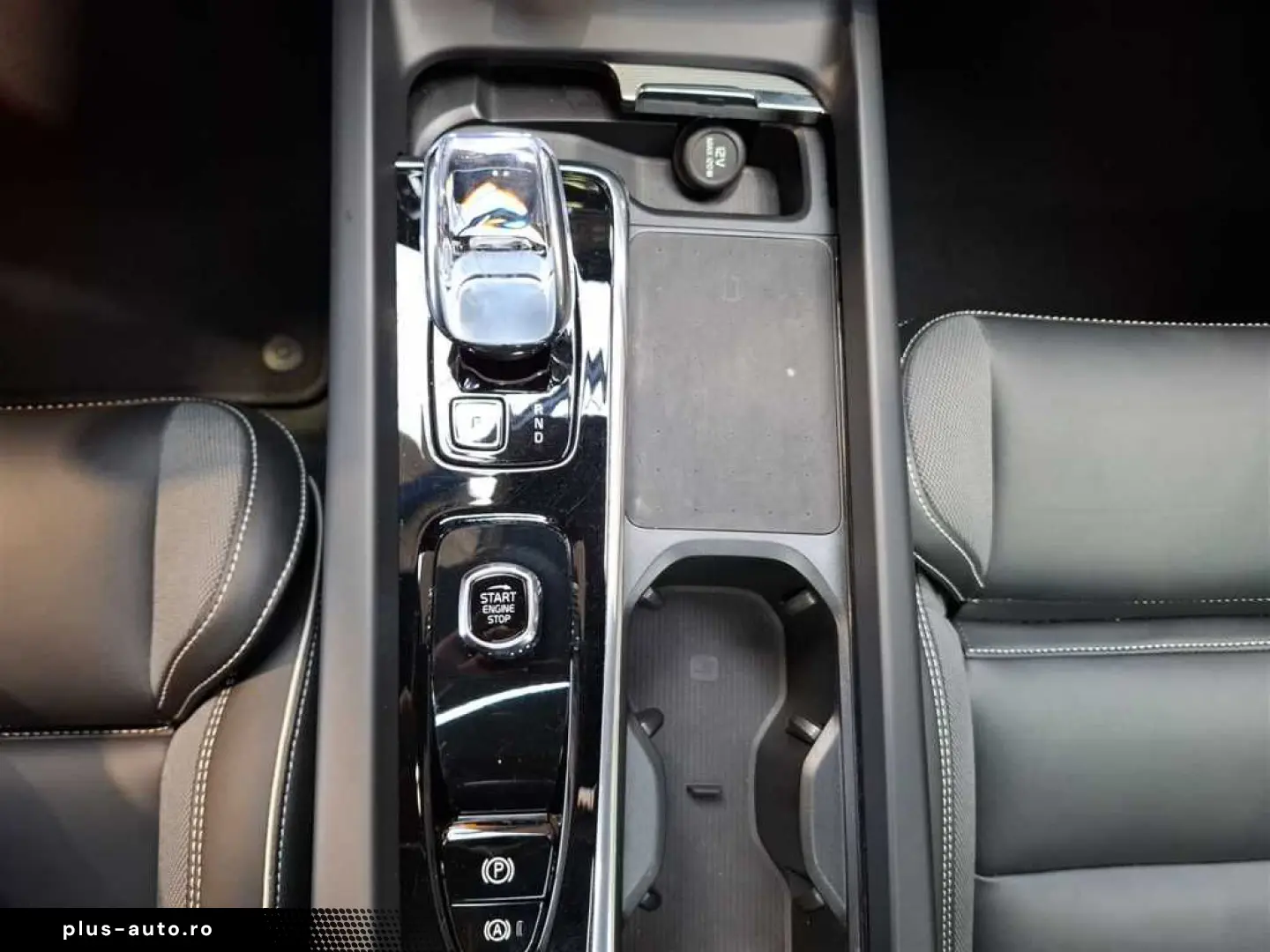 VOLVO XC60 Recharge Plus Dark AWD Assistenzpaket