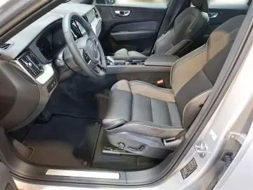 VOLVO XC60 Recharge Plus Dark AWD Assistenzpaket