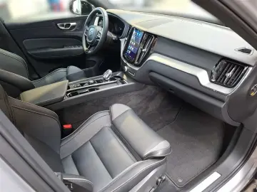 VOLVO XC60 Recharge Plus Dark AWD Assistenzpaket