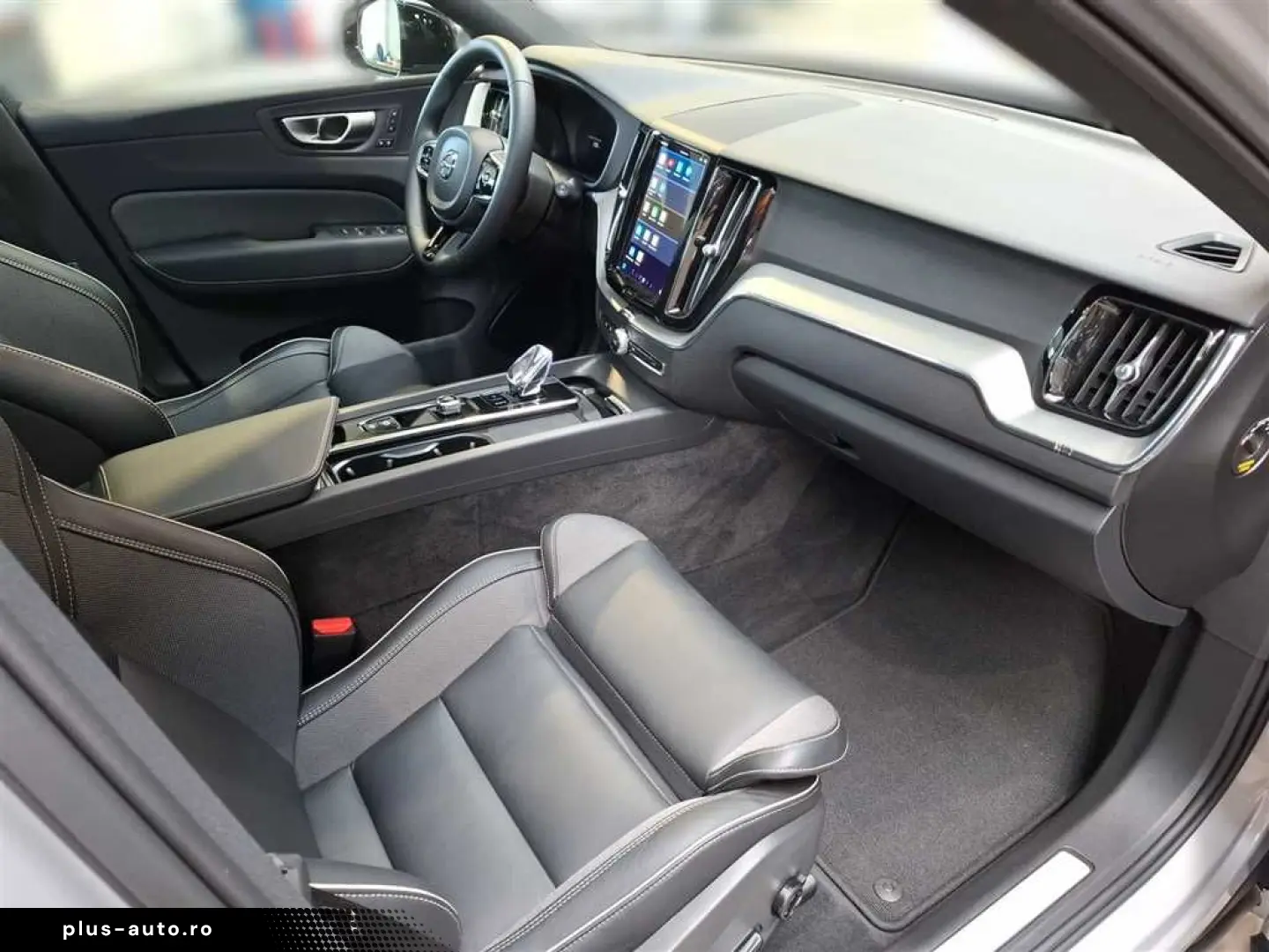 VOLVO XC60 Recharge Plus Dark AWD Assistenzpaket