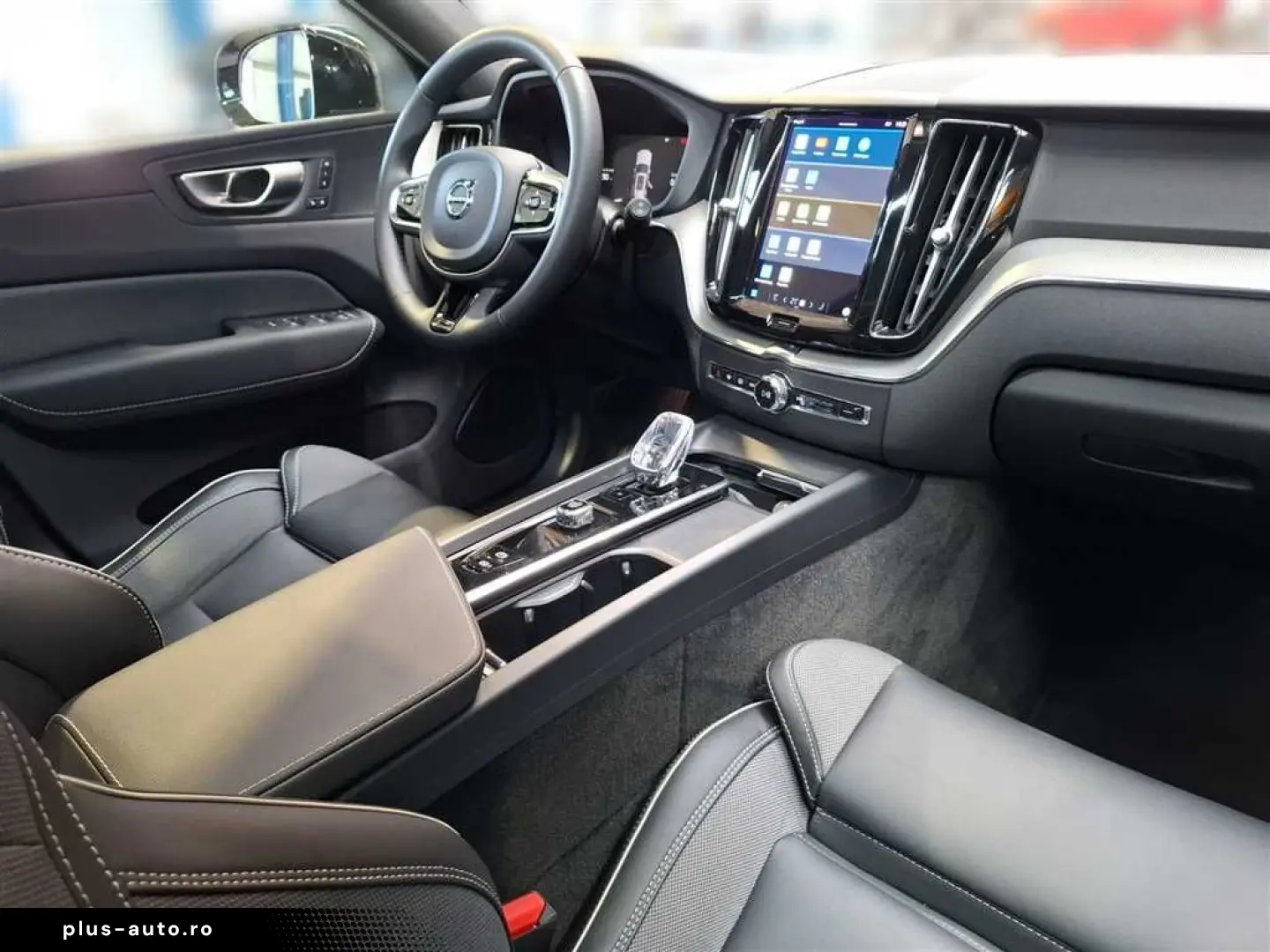 VOLVO XC60 Recharge Plus Dark AWD Assistenzpaket