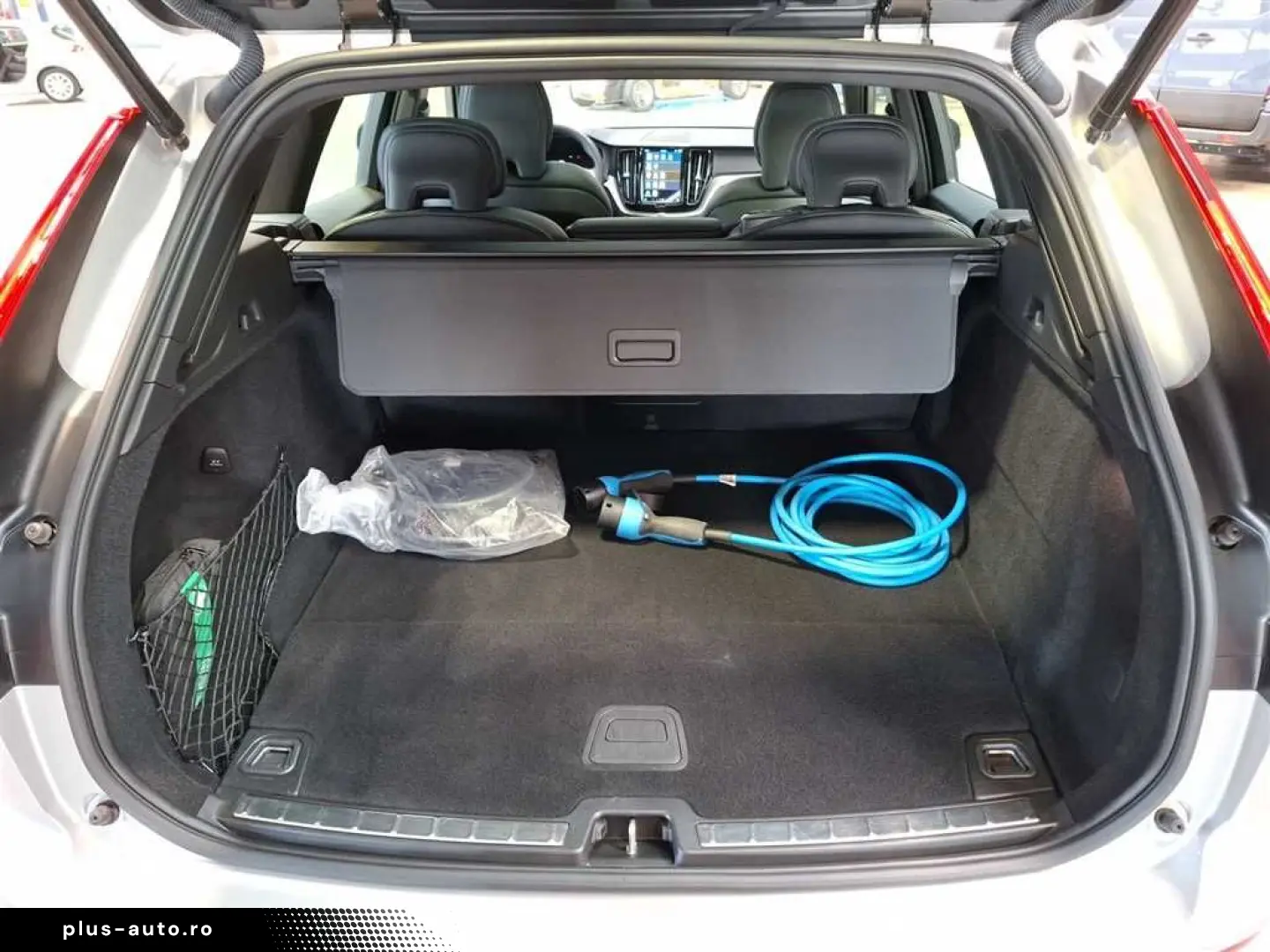 VOLVO XC60 Recharge Plus Dark AWD Assistenzpaket