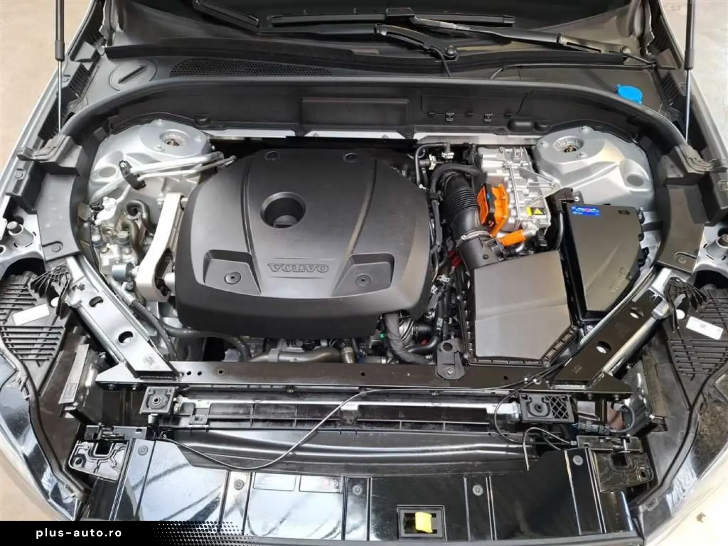 VOLVO XC60 Recharge Plus Dark AWD Assistenzpaket