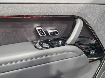 LAND ROVER Range Rover Sport D300 Dynamic SE