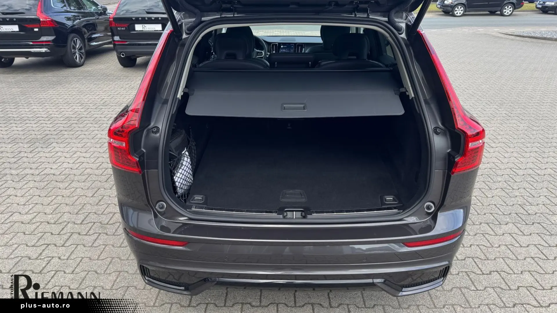 VOLVO XC60 T6 PHEV Plus Dark   Business-Paket