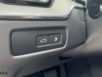 VOLVO XC60 T6 PHEV Plus Dark   Business-Paket