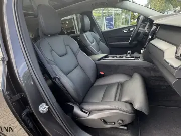VOLVO XC60 T6 PHEV Plus Dark   Business-Paket