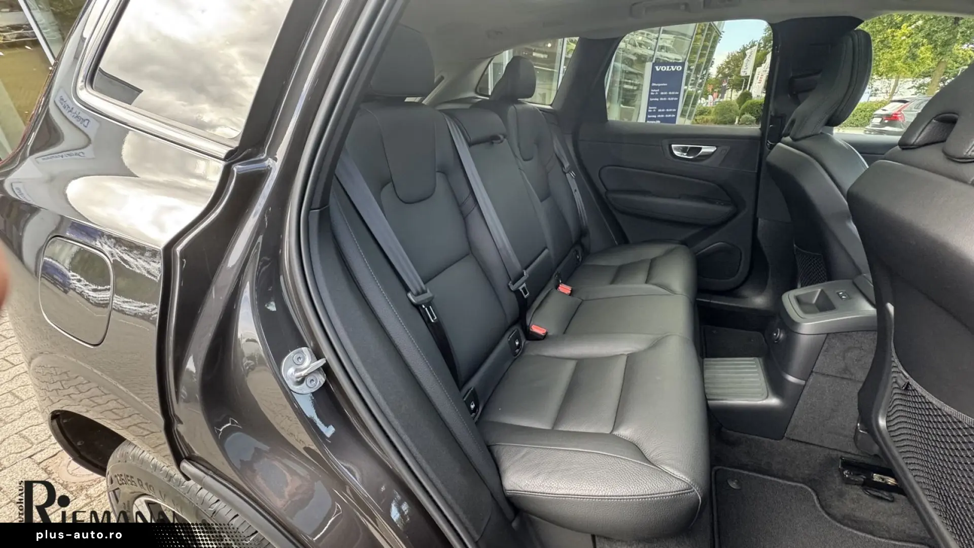 VOLVO XC60 T6 PHEV Plus Dark   Business-Paket