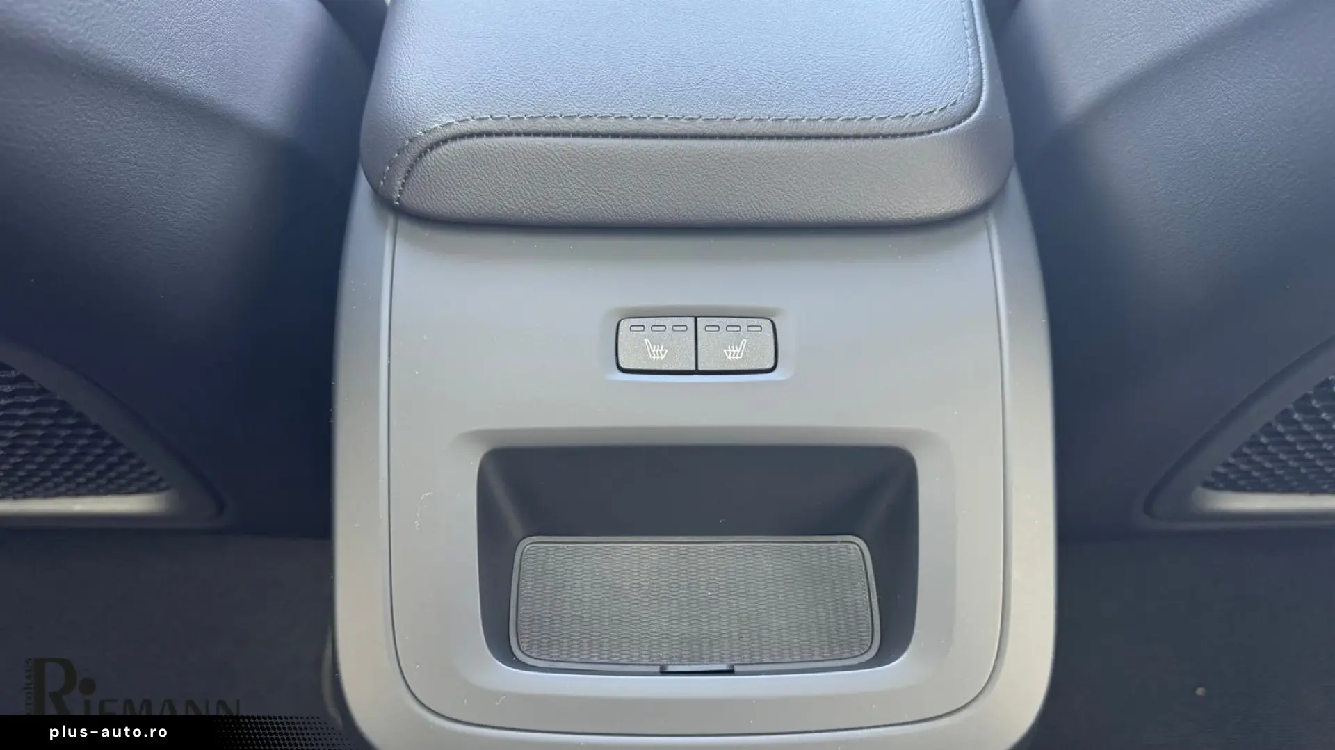 VOLVO XC60 T6 PHEV Plus Dark   Business-Paket