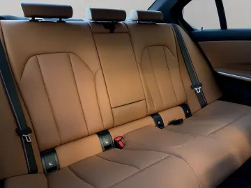 BMW 330i xDrive Limousine M SPORTPAKET