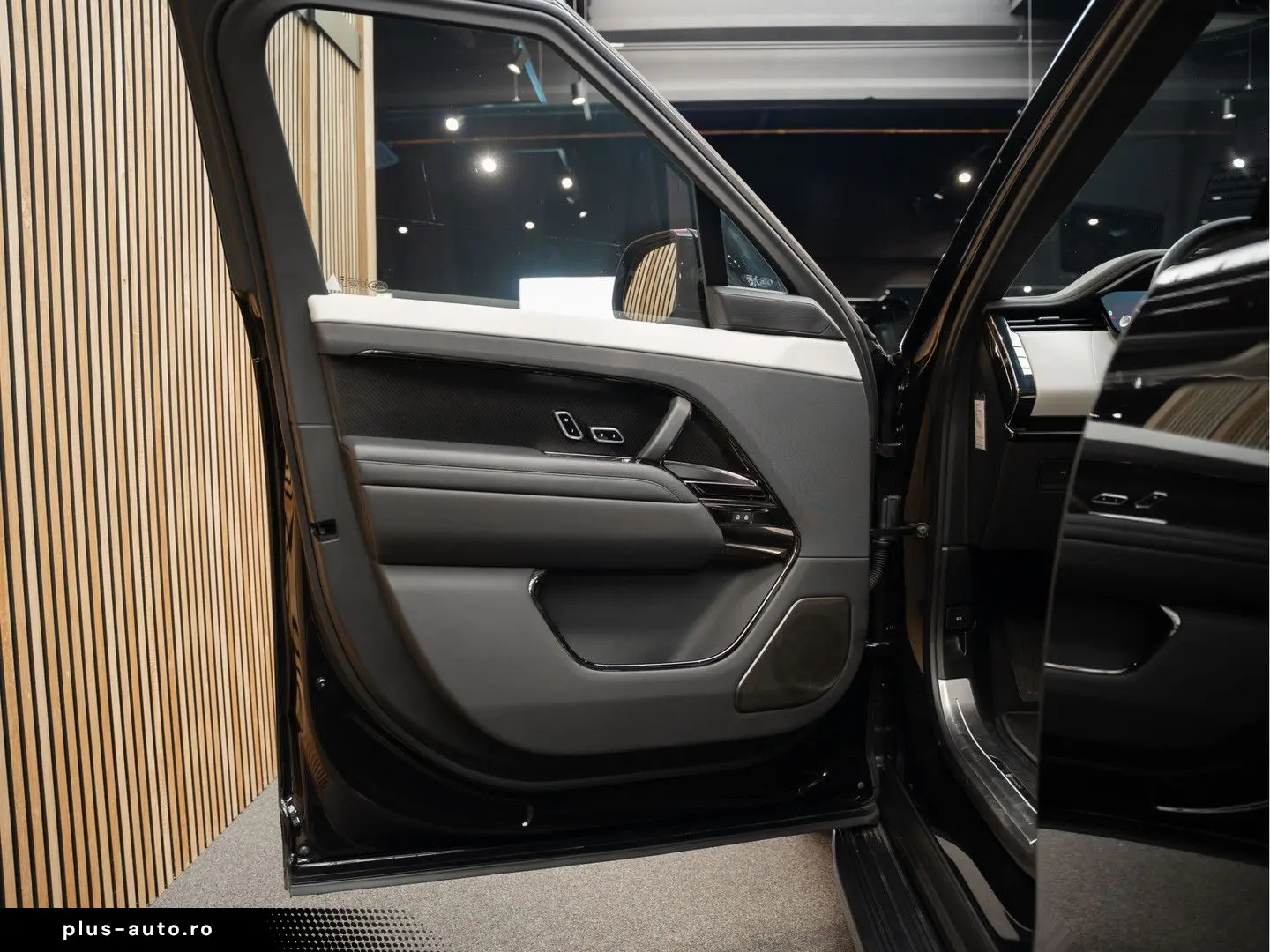 LAND ROVER Range Rover Sport P635 SV Keramsich Treeplanken