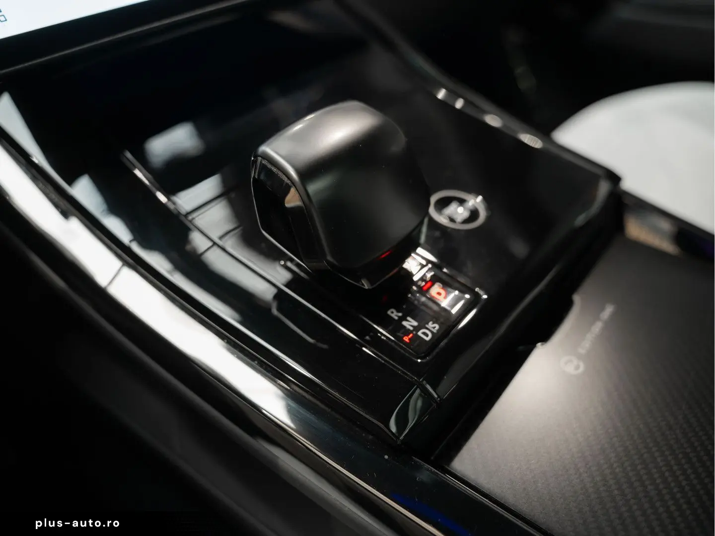 LAND ROVER Range Rover Sport P635 SV Keramsich Treeplanken