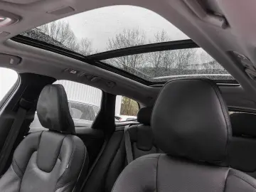 VOLVO XC60 Plus Dark Recharge Plug-In Hybrid AWD T6 Tw