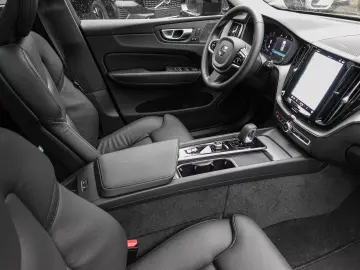 VOLVO XC60 Plus Dark Recharge Plug-In Hybrid AWD T6 Tw