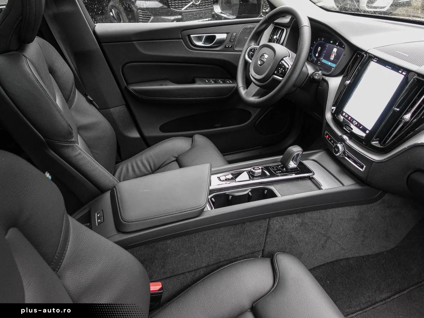 VOLVO XC60 Plus Dark Recharge Plug-In Hybrid AWD T6 Tw