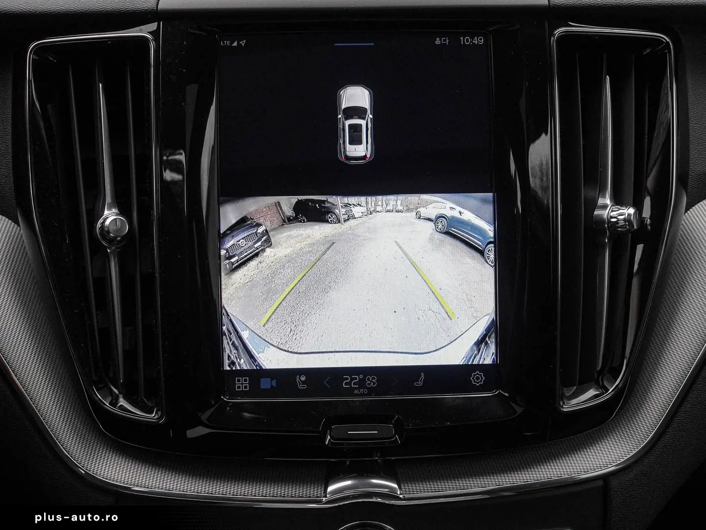 VOLVO XC60 Plus Dark Recharge Plug-In Hybrid AWD T6 Tw