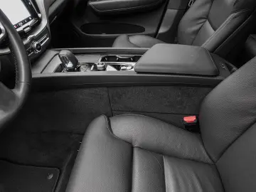 VOLVO XC60 Plus Dark Recharge Plug-In Hybrid AWD T6 Tw