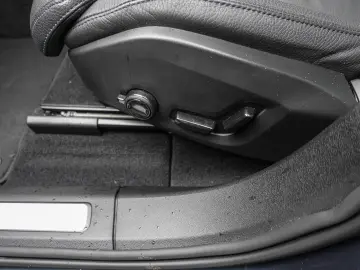 VOLVO XC60 Plus Dark Recharge Plug-In Hybrid AWD T6 Tw