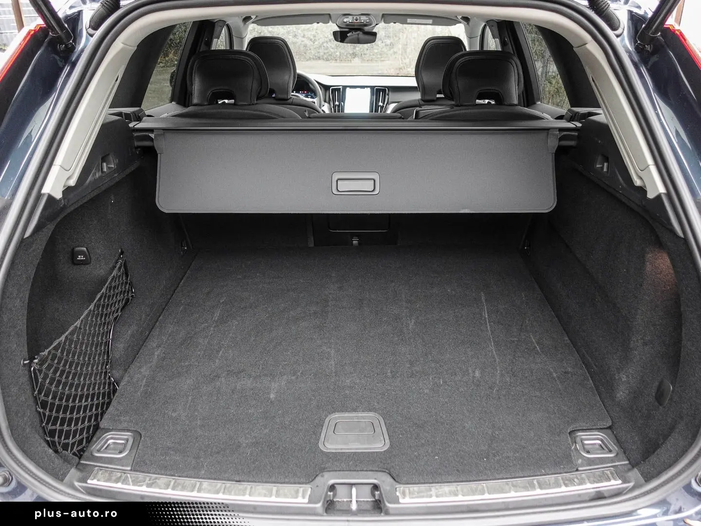 VOLVO XC60 Plus Dark Recharge Plug-In Hybrid AWD T6 Tw