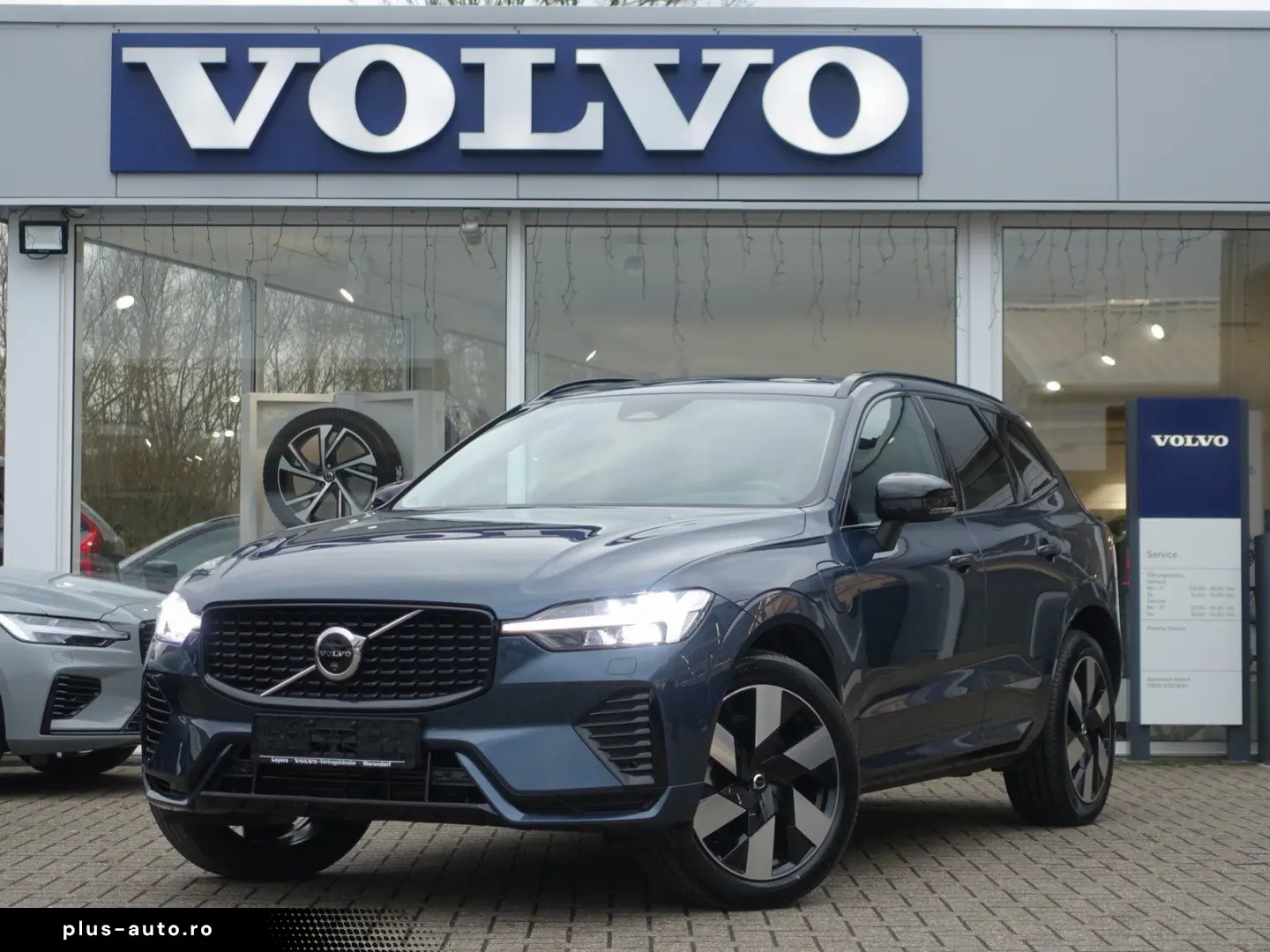 VOLVO XC60 Plus Dark T6 AWD Plug-in Alarm 360  Pano