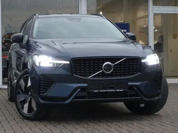 VOLVO XC60 Plus Dark T6 AWD Plug-in Alarm 360  Pano