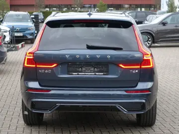 VOLVO XC60 Plus Dark T6 AWD Plug-in Alarm 360  Pano