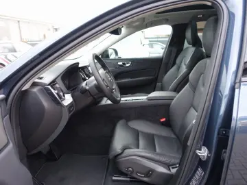 VOLVO XC60 Plus Dark T6 AWD Plug-in Alarm 360  Pano