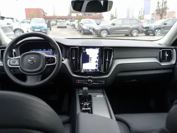 VOLVO XC60 Plus Dark T6 AWD Plug-in Alarm 360  Pano