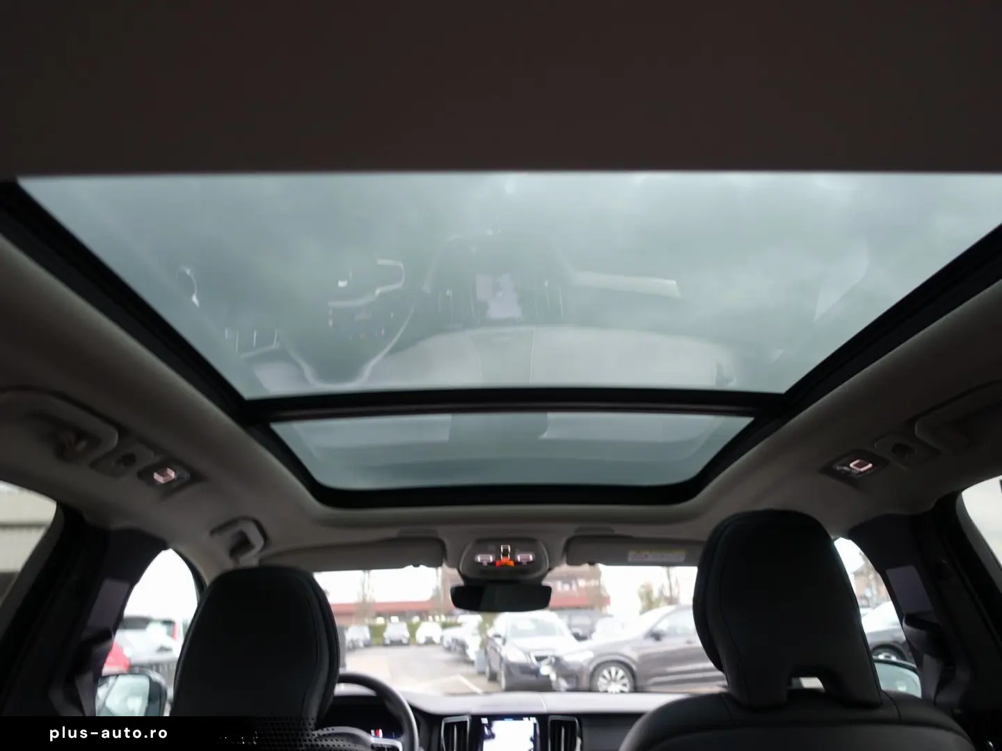 VOLVO XC60 Plus Dark T6 AWD Plug-in Alarm 360  Pano