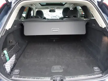 VOLVO XC60 Plus Dark T6 AWD Plug-in Alarm 360  Pano