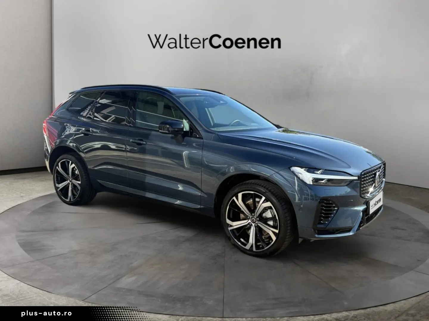 VOLVO XC60 T6 AWD Plug-in Hybrid Plus Dark 360  Busine