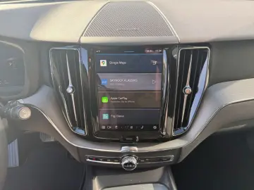 VOLVO XC60 T6 AWD Plug-in Hybrid Plus Dark 360  Busine