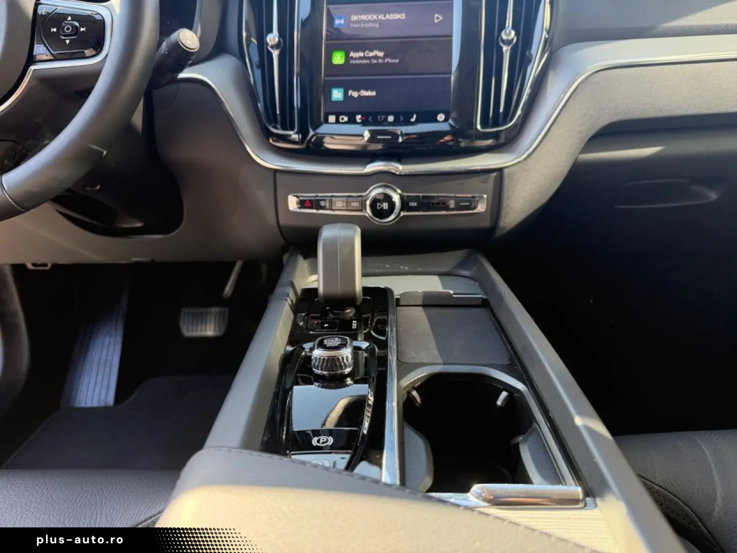 VOLVO XC60 T6 AWD Plug-in Hybrid Plus Dark 360  Busine